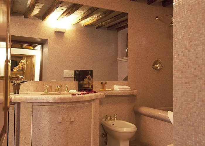 Easybnb - Luxury Navona Pensión 4*